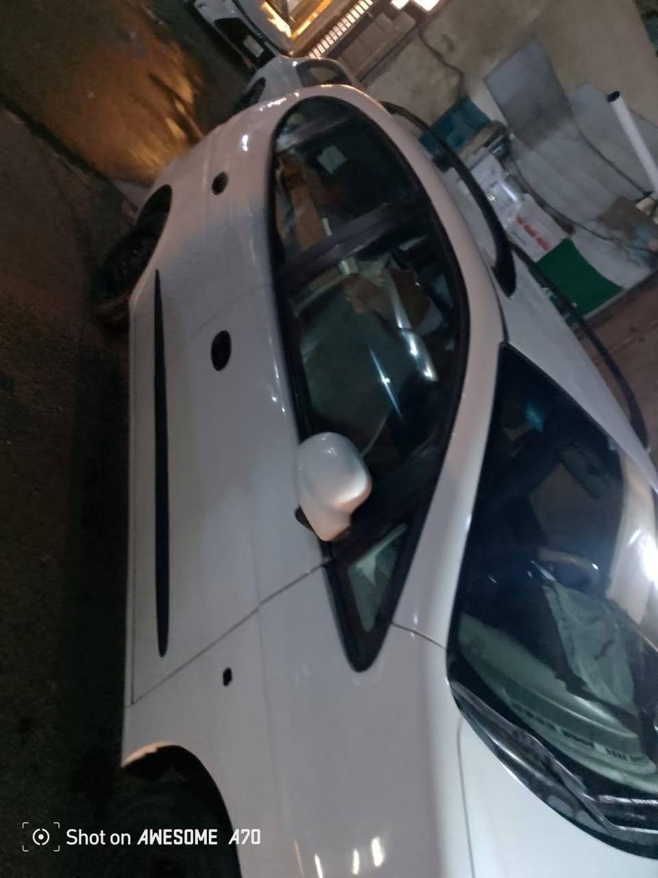 من رخصه مدير الكروب المحترم موديل  دايو ريزو 2001  مكينه وكير اوتوماتيك خير من الله محرك 2000 رقم بغداد انكليزي سياره بلادي العنوان بغداد مدينه الصدر شارع الفلاح هزه جديدة  سنويه جديده صبغ في الجاملغ الايمن فقط سيارة نظيفه الاستفسار على الرقم *********** وغير متواجد على الفيس
