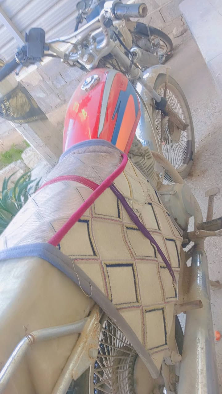 سلام عليكم  دراجه للبيع الدراجه كايمه  مامتواجد على النت بس على الرقم *********** الدراجه مامقسوله والله
