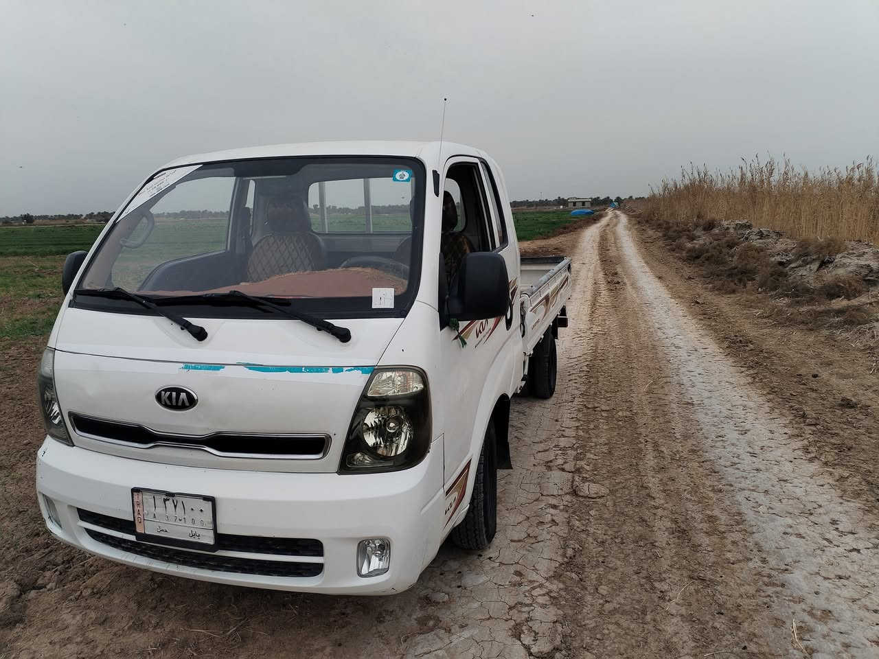 كيا حمل للبيع موديل 2014 بيها صبغ قليل بالباب مال السايق السياره خير من الله مال جناي كير مكينه حداديه بجيس السعر 98 ورقه وبيها مجال. العنوان واسط
*********** الصويرة. سنويه جديده
