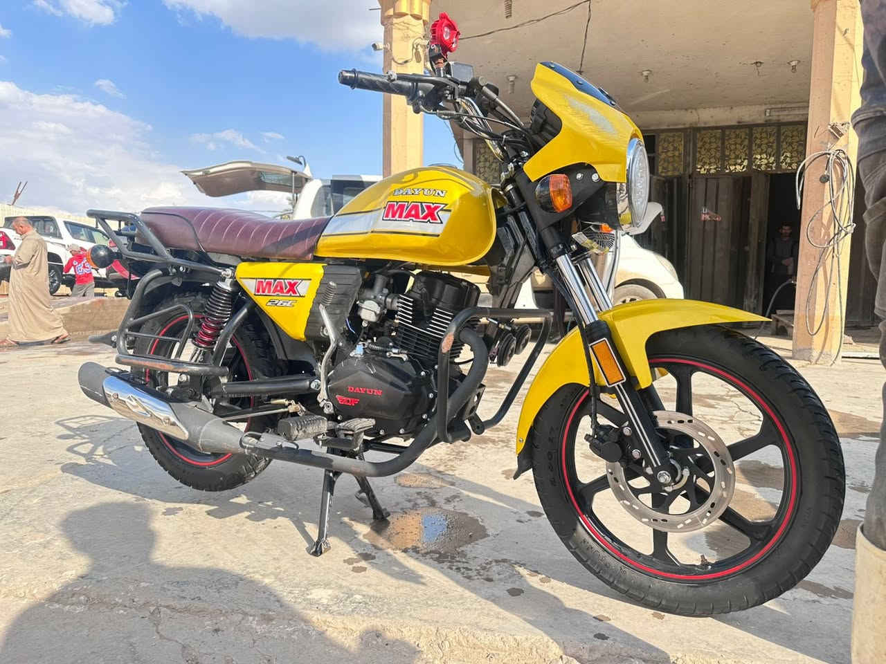 السلام عليكم شباب دراجه للبيع ديوان موديل 23 رقم وسنويه واسط باسم راعيه تحويل ثاني يوم دراجه مكفوله نضافه شوفت عينك  اني مكلف بل نشر هذا رقم راعيه ***********
