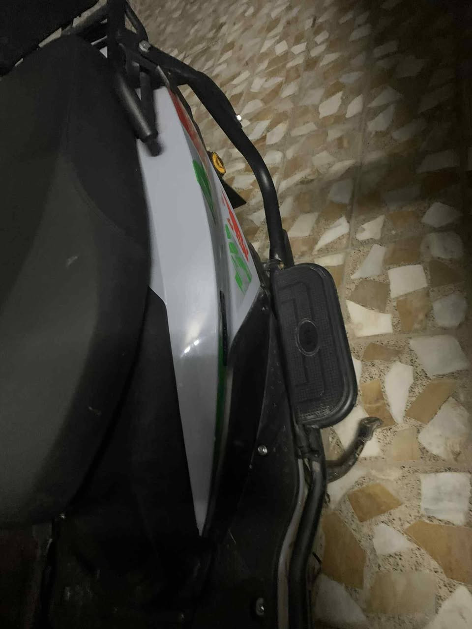 السلام عليكم ورحمه الله وبركاته
دراجه سكنس للبيع مدرع وجبلي جديده
الدراجه 6بطاريات دبل ملف 2000نحاس
الدراجه نضافه💯بل💯ما يعوزها ربع
المواصفات معروفا👇🏻
الاسم.سكنس
عدد البطاريات6
ملف.2000نحاس

شاشه كبيره
نضامR
مثبت سرعه
يشاير يمين يسار
للاستفسار اكثر اتصال على الرقم
(*********** )
خاص متواجد
للعلم دراجه مال شركه.   ط
