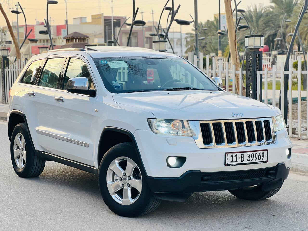 السلام عليكم ورحمة الله وبركاته.                               جيب لاريدو  2013 حره بغداد تحويل مباشر خليجي وكالت العرصات فول مواصفات واحد عله واحد سياره  كلش جديده ماشيه 80 حقيقي سياره كفاله عامه حته الدعاميات عده رشه بصيطه بل جاملغ والباقي كفاله حته من البارد  مواصفات السياره محرك 6 ) 3600) سلندر
1 فتحت سقف 
2 لايت عدسه + لد نهاري
3 زراك لايت + حساس امامي 
4 حساس خلفي + بلاجكتور ضباب خلفي
5 شاير جانبيه
6 ويل كب خليجي نيكل حجم 18
7 كشن جلد + كهربائي 
11 شاشه كبيره السعر 183 وبيها مجال الشري  سياره جديده وجاهزه مكاني ناصريه مركز اللاً استفسار تصل *********** اتصل
