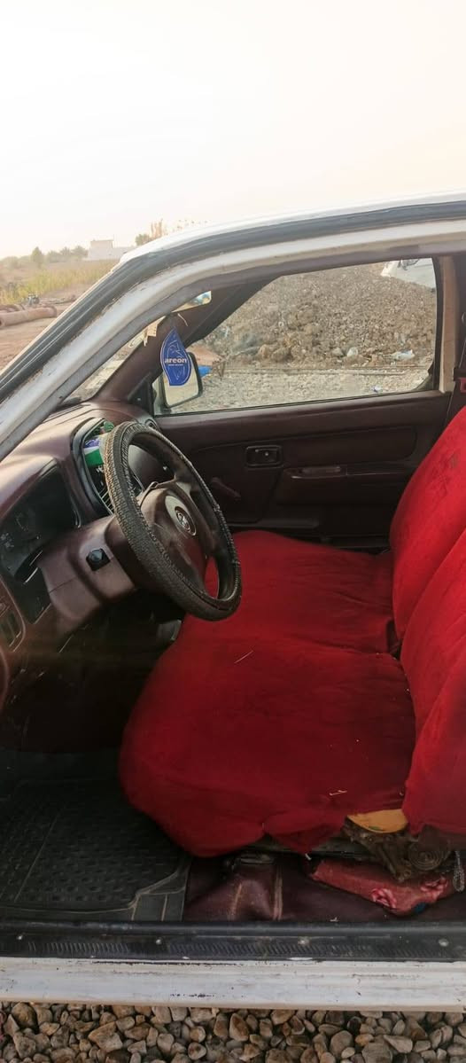 السلام عليكم.سيارة نيسان شبوط موديل 2008 مزاد كربلاء انطيك بيها وكالة ام الباركود سيارةكفالة كير محرك اكسن شاصي . سيارة مصبوغة عام  للجمالية كفالة من الضربة والتبديل .سيارة جاهزة من كهربائيات  و دوشمة  وحدادية  تخم تاير نظيف.تدفئة تبريد شغال  .ترايك وين ما تريد .السعر74$وبيها مجال عنواني واسط /صويرة /الحفرية للتواصل الاتصال على الرقم ***********
