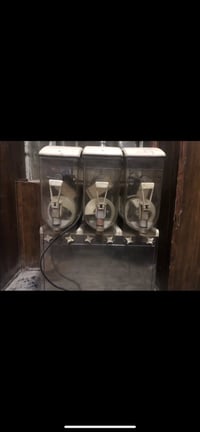 مكينه للبيع ايطاليه 07703738434