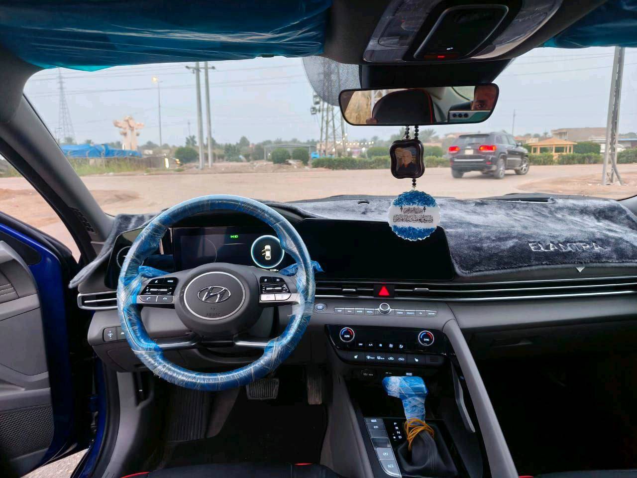 السلام عليكم 
النترا 2023 وارد أمريكي حادثها فقط بنيد مبدل شركة مكفوله من الشاصي واللغد والباقي كفاله عامه ماشية 10 آلاف 
رقم بغداد أنكليزي باسمي تحويل مباشر
السيارة فول مواصفات عدا الفتحه
ويل كب ستيل 
شاشه ديجتال تدعم الكار بلي
رادار امامي خلفي وجانبي
توقف عن بعد من جميع الجهات
قيادة ذاتية 
تحديد مسار
مثبت سرعة
بصمه تشغيل وابواب 
تشغيل عن بعد 
لدات ترحيب
ثلاث وضعيات قيادة
منضومة زنون بالكامل
بلاجكتور واشارة لكزز 
السعر 163 وبيها مجال
مكاني بابل 

***********