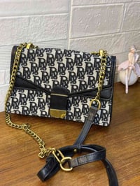 حقائب • بالة • نظيف