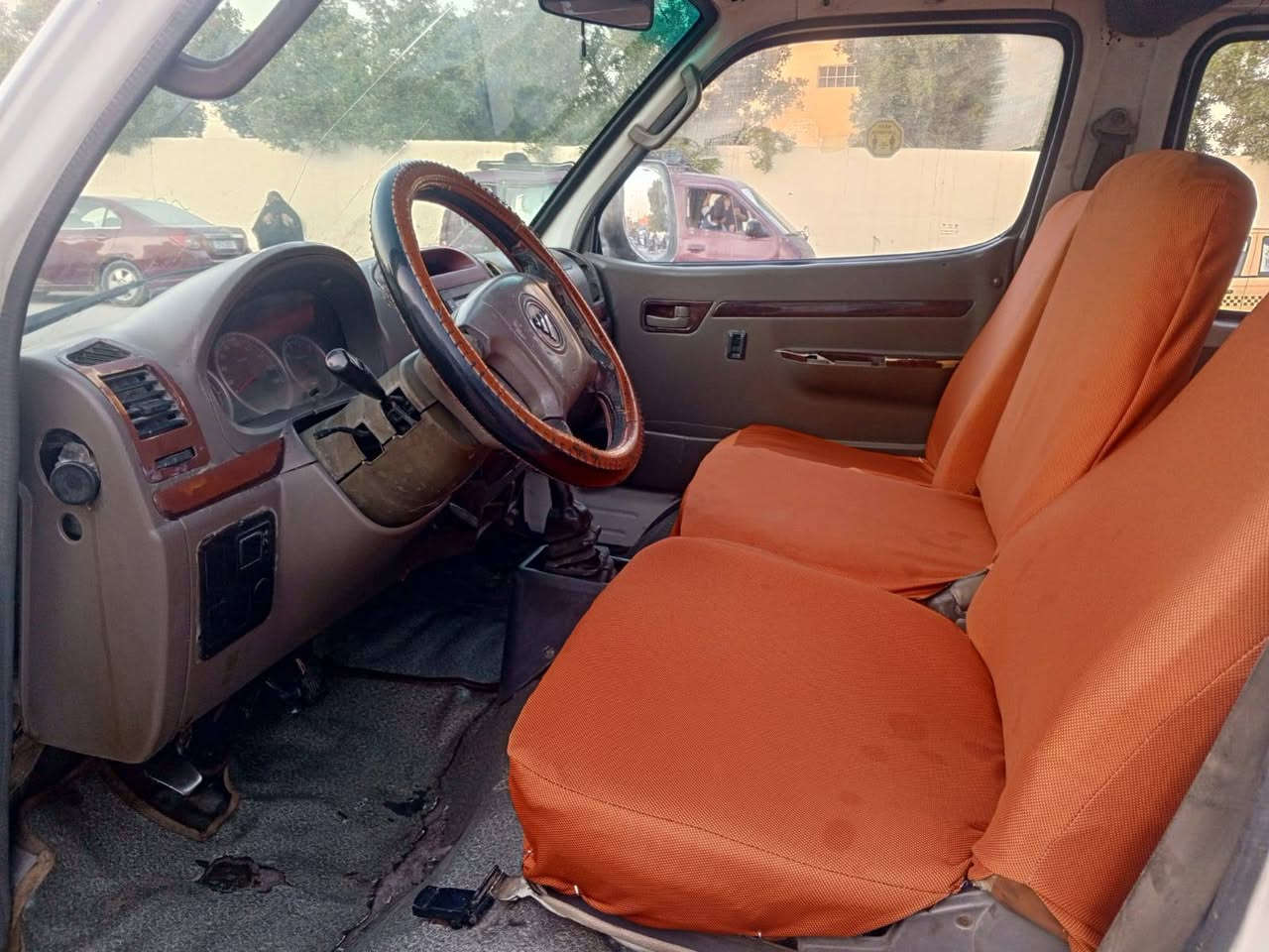 فتون للبيع موصليه كير جديد تخم تاير جديد سياره حلوه 40 وبيه مجال مامتواجد عل فيس اتصل وبيك خير ودلل ***********
