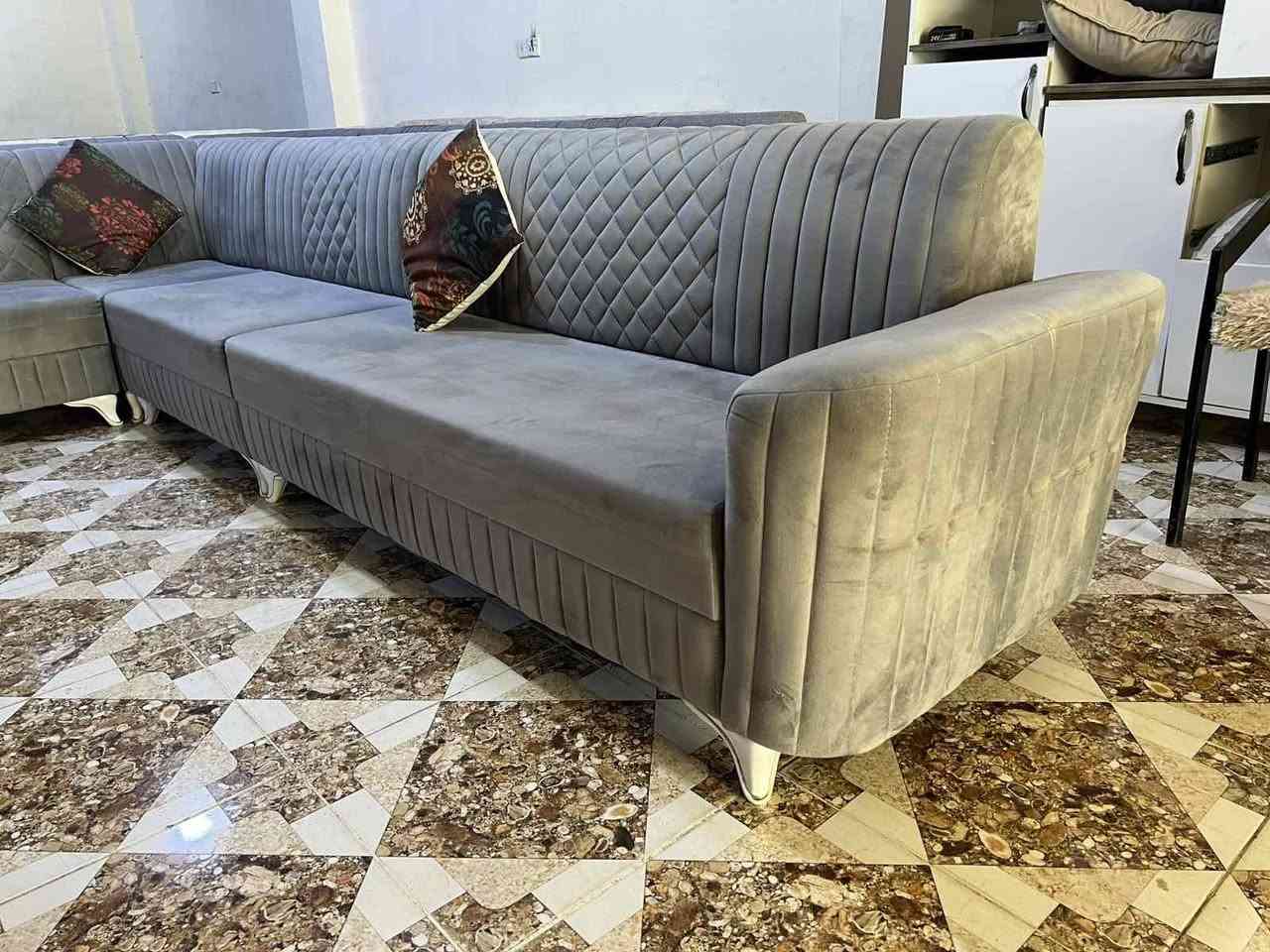 بؤ فروشتن
١٠ نةفةريية
***********
