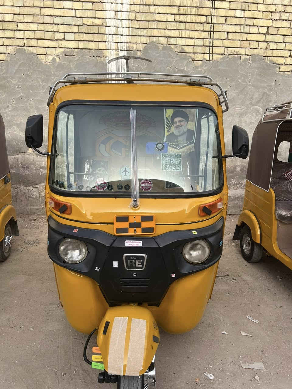 سلام عليكم اخوان هاي وجبه جديده نكاتك جاهزات واحد علي واحد ألف ما تصرف عليهن دوشمه جديده كاعيات سبع قطع مسجل اول وحده موديل عشرين سعرها 5000 بيها مجال ثانيه موديل 19 سعرها 4700 بيها مجال ثالثه موديل 17سعرها  3600  عنوان كربلا امن داخلي شارع طارق //***********//***********
