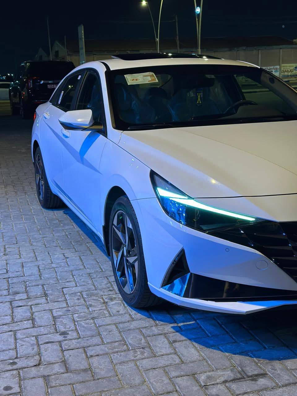 السلام عليكم 
النترا للبيع موديل 21 
السياره فول مواصفات
فتحه 
بصمه تشغيل 
بصمه ابواب 
محرك 2000
مكفوله كفاله عامه 
مكان السياره النجف الأشرف 
السعر 165 وبيه مجال 
للاستفسار الاتصال ***********
