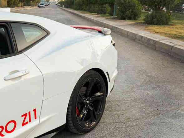 كمارو 2019 فول بيهة جاملغ يسرة ودعامية ماشية ٦٠الف السيارة جديدة جديدة بيهة رصعة بلجاملغ الخلفي ويمك رصعتين بلجاملغ الامامي ١٣٨ وماكو هيج سعر ومتوازي على بيعتهة *********** بغداد
