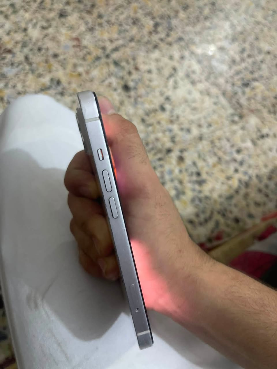 سلام عليكم .
آيفون 13 عادي 
جهاز مبدل شاشه فيس ايدي عطلان ميشتغل 
ذاكرته 128
نسبه البطاريه 84
ميشتغل جهاز نضافه 90/100 
 بطاريه بلادي ممبدل 
سعره 350 وبي مجال. 
مكاني مسيب . 
رقمي ***********
