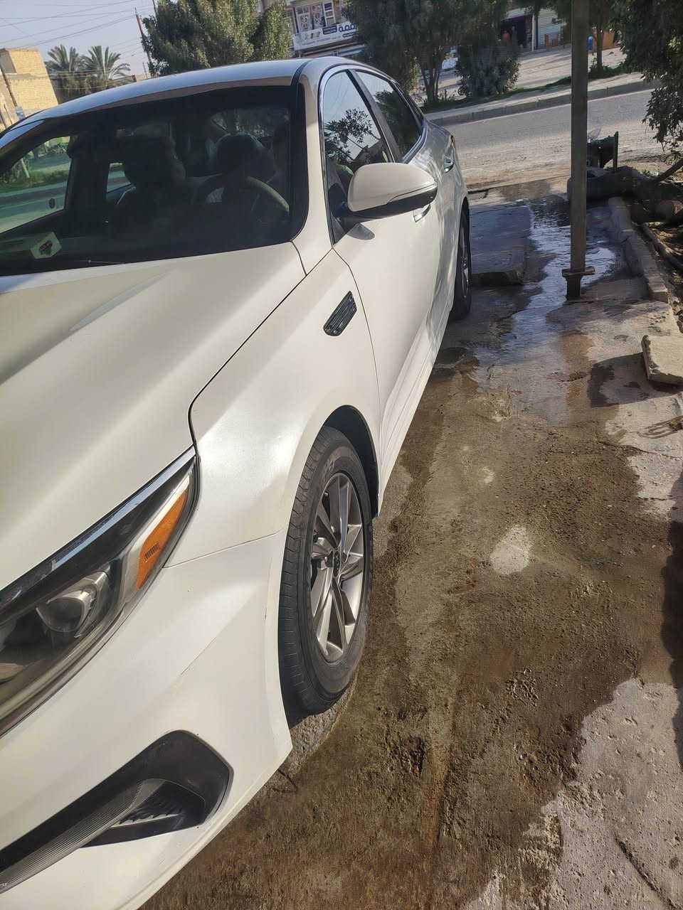 السلام عليكم كيا اوبتما أمريكي موديل 2020 مكينه 2400 جديده سياره كلين وناشر صور الحادث كلش بصيط ايربك كله سليم بيهه بل العراق جاملغ ايسر مبدل فقط سياره جديده معنه الكلمه من كل جانب عل وضع الشركه  صدر جديد تخم تاير جديد  ماشيه 68رقم اربيل بسمي تريد تحويل وكاله موجود مواصفات سياره جميع مواصفات عده بصمه والفتحه معروفه مواصفات fe ميحتاج اذكرهه  مكان سياره بغداد التاجي سعر 150 وبيها مجال بسيط 
رقم الهاتف ***********
