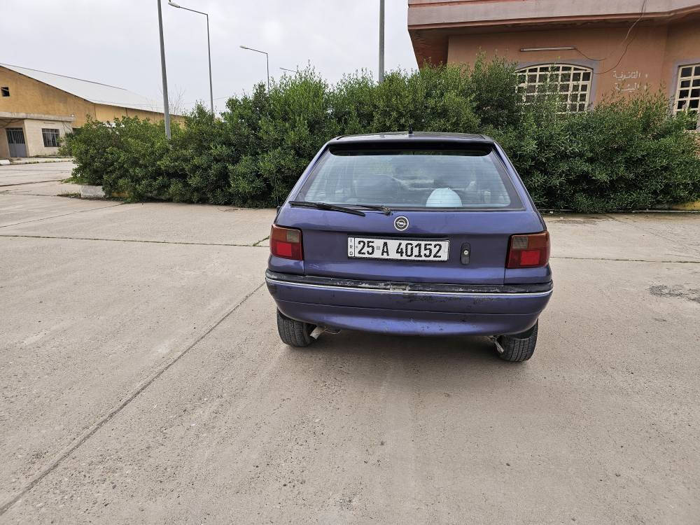 سلام علیکم
استرا 1992 عادی
محرک 16
بطاقە بنزین بیها
صبغ عام جمالیە 

***********
*********** كركوك, العراق
