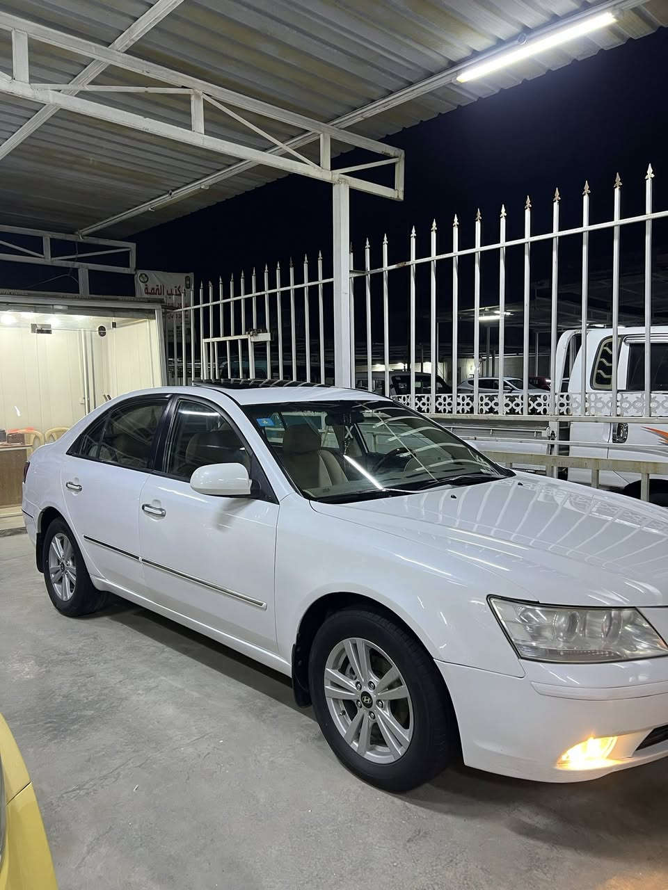 سلام عليكم سوناتا موديل ٢٠٠٩ جاهزه مكينه كير مكفول محرك 2400فول فتحه داخل صاج بسمي سنويه لل٣١  مصبوغه حزام اثر تكشير مابيها ضربه قويه والسونار موجود للمنشور السعر 105وبيها مجال مكاني بغداد المحمودية ناحيه الرشيد ***********او***********
