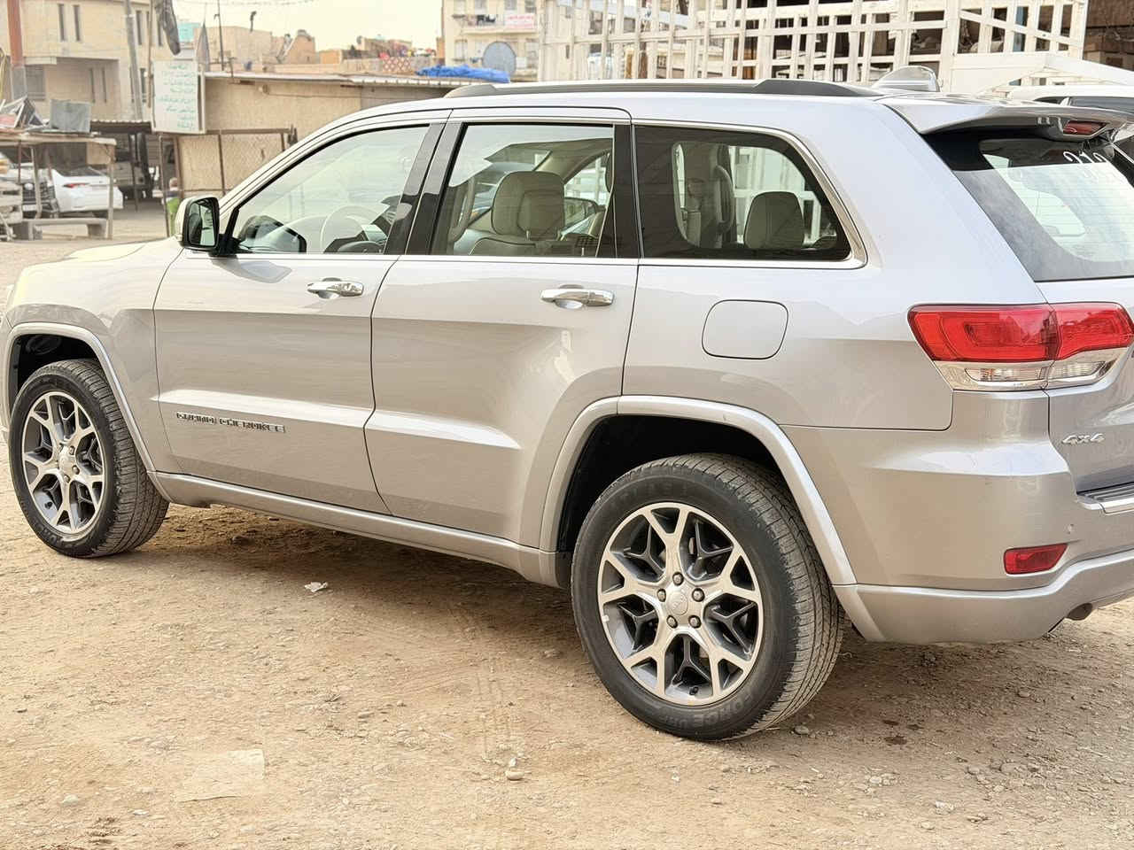 جيب اوفر لاند خليجي 

موديل 2020

ماشية 146 km

رقم بغداد بأسمي

#المواصفات…

1-كشنات جلد 

2-كشنات امامية تدفئة تبريد + الخلفية تبريد تدفئه 

3-كرسي السايق والصدر تحكم كهرباء

4-تحديد مسار

5-التوقف الذاتي 

6-تبريد قطعتين منفصل 

7-بانوراما 

8-ماوس بالاضافة الى 6 وضعيات قيادة

9-نظام التعليق (جكات)

10-وضعيات خزن الكشن 

11-نقطة عمياء 

12-مري شفط مع تعتيم ذاتي

13 ستيرن كهرباء

14-دفع رباعي 4*4

15-ويل قياس 18

16-شاشة كبيرة مع نفگيشن GPS

17-صندوق كهرباء

18-تشغيل عن بعد 

19-لايت مع بلوجكتر زنون 

20-محرك 3600 

21-حساسات امامية وخلفية 

22-كاميرا 360 درجة

المكان بغداد
للاستفسار اتصال

رقم الهاتف***********
***********
