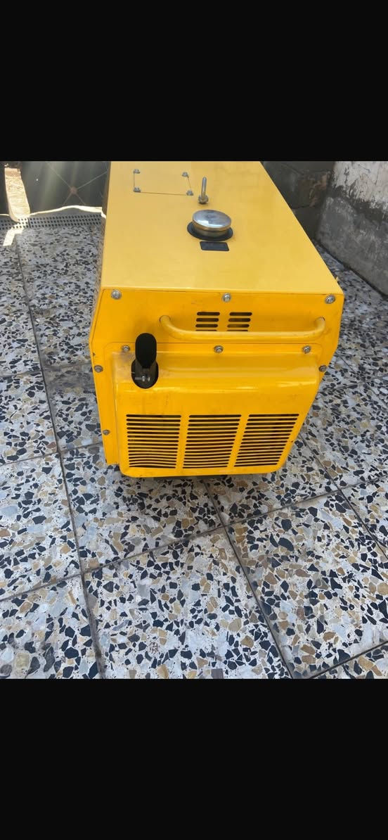 سلام عليكم مولد 30 أمبير جديده برغي ما مفتوح بيهه صالي 3 اشهر من ماخذهه سعره 650 وبيهه مجال مكاني بغداد مدينه الصدر *********** مكلف بلنشر
