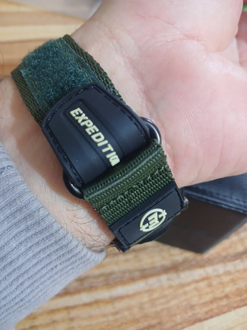 ساعه باله جديد قطعه وحده بالعافيه الي ياخذها
ساعه : TIMEX INDIGLL عسكري  مقاومة للماء
سير لاصق الميل إضاءة في الليل 
قطر الساعه 49
 منفذ شهري امريكي
 السعر مع توصيل30 الف بالعافيه الي ياخذها بيه مجال للشراي


**إذا كنت صاحب هذا الإعلان وتريد حذفه لأي سبب، رجاءا أرسل رسالة إلى الدعم الفني**