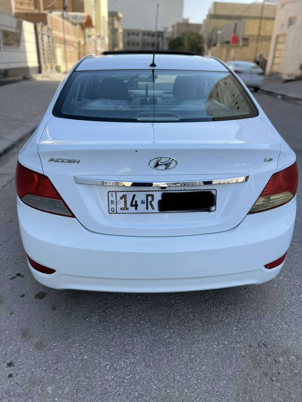 السلام عليكم
اكسنت ٢٠١٥ رقم إنكليزي 
فول مواصفات محرك ١٦٠٠ فتحه جاهزه السياره كير ومكينه وحدانيه وتبريد وتخم تاير 
بيها مكانات صبغ بدون ضربه 
السعر ٩٥ وبيها مجال المكان النجف حي الفرات 
الاتصال ***********
