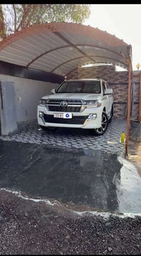 لاندكروزر ٢٠٢١ مكفوله كفاله عامه من كلشي  بريم اصل  رقم بغداد دولي جدي...