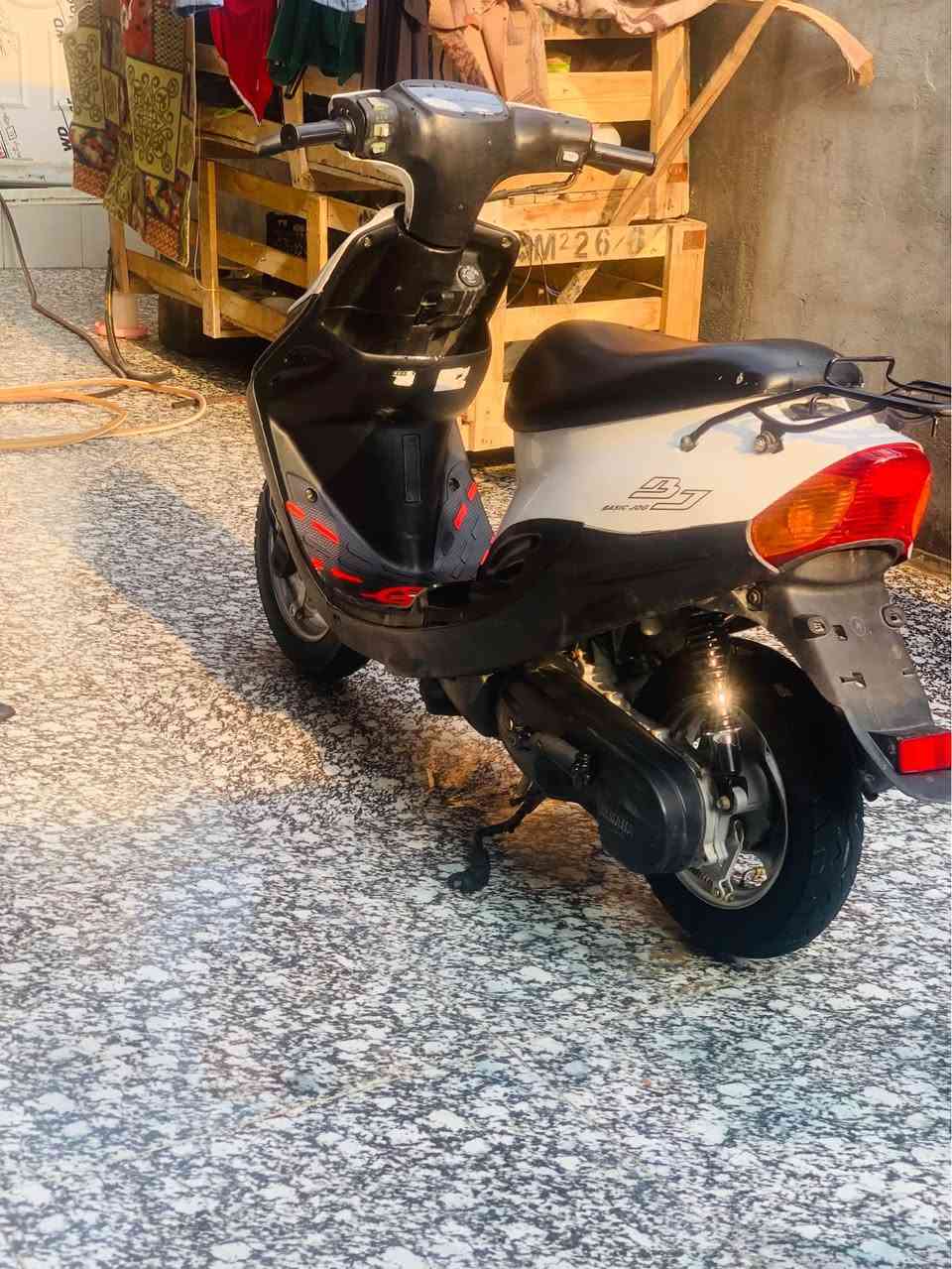 سلام عليكم دراجه للبيع دراجه تسع زروف نضيفه كدامكم بعد دراجه ما مفتوحه مكينه ناعمه دراجه بلاديه وجديده كهربائيات كلها شغاله سلف هورن لايت اشاير كلشي شغال دراجه شرط طلع ٦٠ معدل شلعته حلوه اخوان سعرها عل خاص والمو شراي لا يتعبني مكاني بصره شط العرب الجزيره والشراي يخابر ويدلل *********** واعتذر عن لاطاله البصرة, العراق
