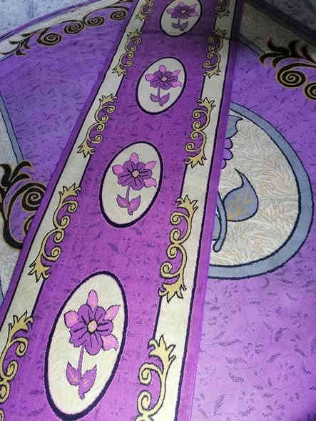 السلام وعليكم 4 بردات 3 فرشات كبيرة مدات 6 للبيع استعمال كلش قليل السعر 150  مكاني مدينة الصدر للستفسار الاتصال على الرقم ***********
