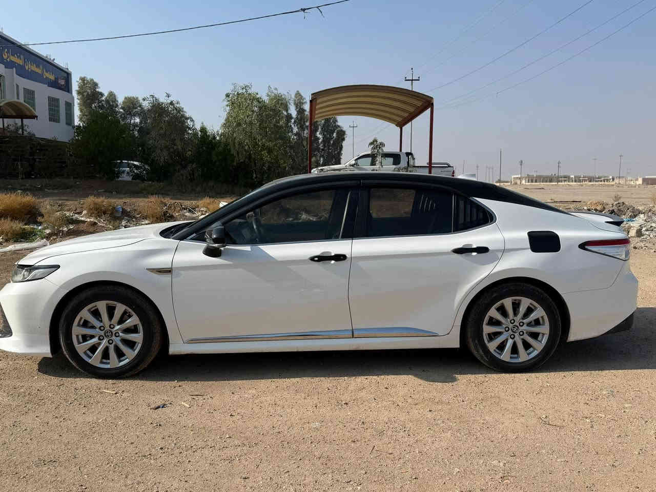 بسم الله الرحمن الرحيم
تويوتا كامري ياباني اصلي 
الموديل 2019
وارد خليجي  ساز اصل 
كفاله عامه من الصبغ 
سعه المحرك 2500

مواصفات السياره LE
زنون 
شاشه كبيره 
حساسات خلفيه 
هاند بريك دكمه 
قطعتين تبريد 
ويل كب 
اشاير بل مري 
مانع انزلاق 
تحكمات سترين 
كروس سرعه 
وباقي المواصفات المعروفه 

السعر 19,000$
يعني 190 ورقه بيه مجال
 
العنوان الانبار
الاستفسار ***********
واتساب ***********
