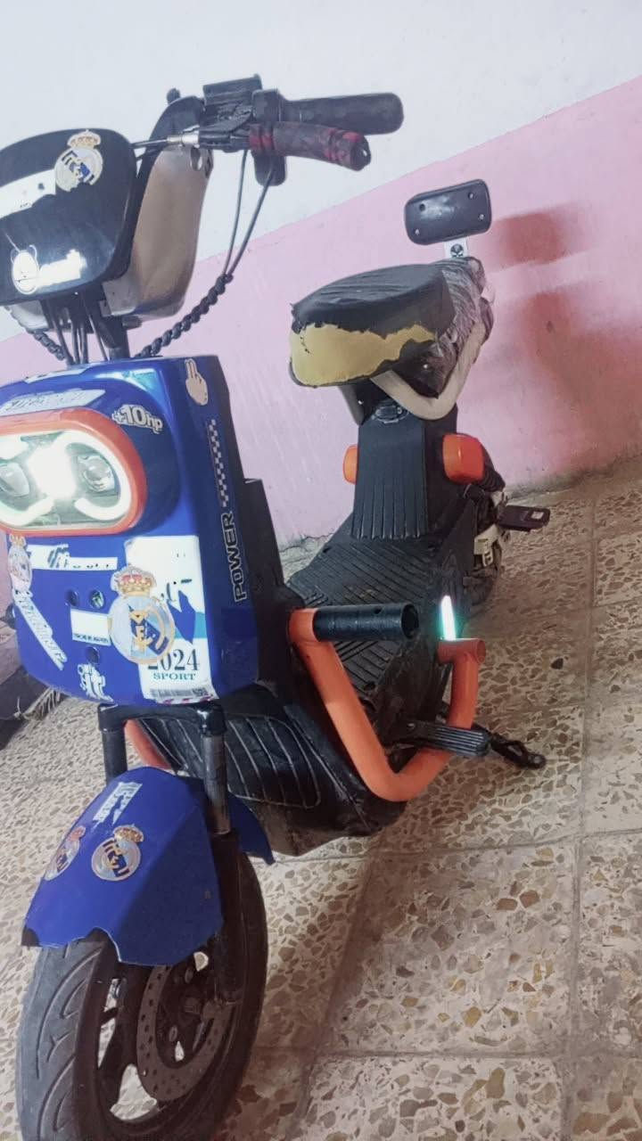للبيع دراجه شحن
اربع نمر
خمسه باتري 
3سويج
اشاير 
نشرات
كلوب 
بك لايت
بلوتوث 
قاعده تلفون مع شحن تلفون
شاحنه اصليه
كلشي شغال
السعر 250 مكان حله قرب جسر نادر


**إذا كنت صاحب هذا الإعلان وتريد حذفه لأي سبب، رجاءا أرسل رسالة إلى الدعم الفني**