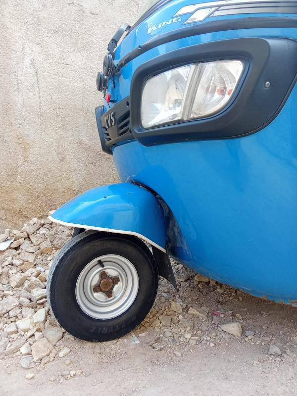 تكتك تي في اس مديل 21 رقم وسنويه ب اسمي محرك مجفت سعرها 7 وبيها مجال  رقمي ***********
