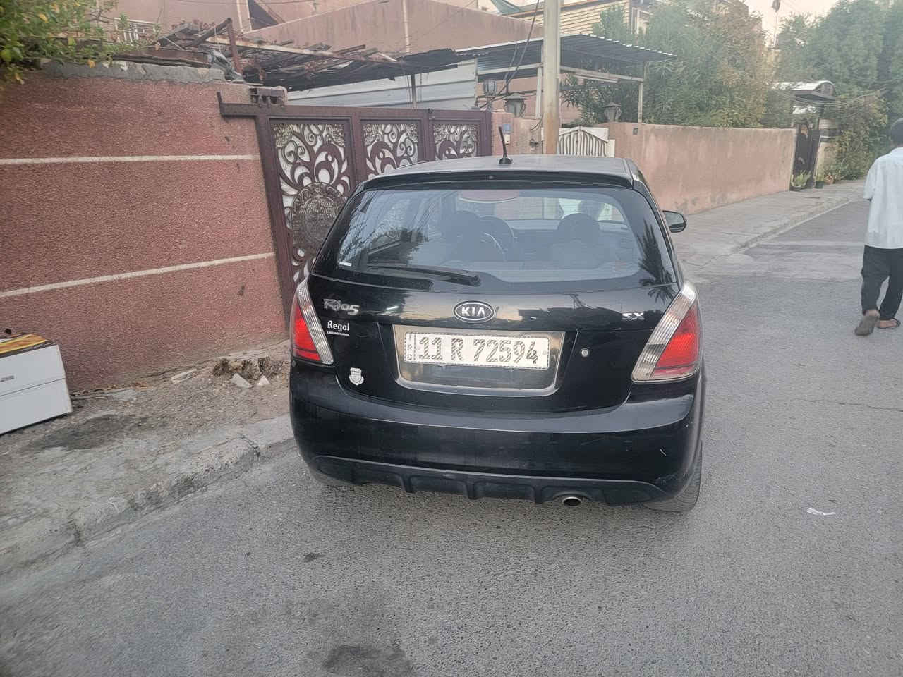 السلام عليكم للبيع او للمراوس اب احدث وانطي فرق كيا ريو ٢٠١١ امريكيه (مقدسه) ماشيه ٩٠ مايل مكينه ١٦٠٠ دوش  مكينه كير تدفائه كهرائيات صدر كله خير من الله  بيه قطع صبغ ابيع حزام بغداد اب اسمي رايده ٦٧ وبيه مجال مكانه بياع حي الرساله الرقم ***********
