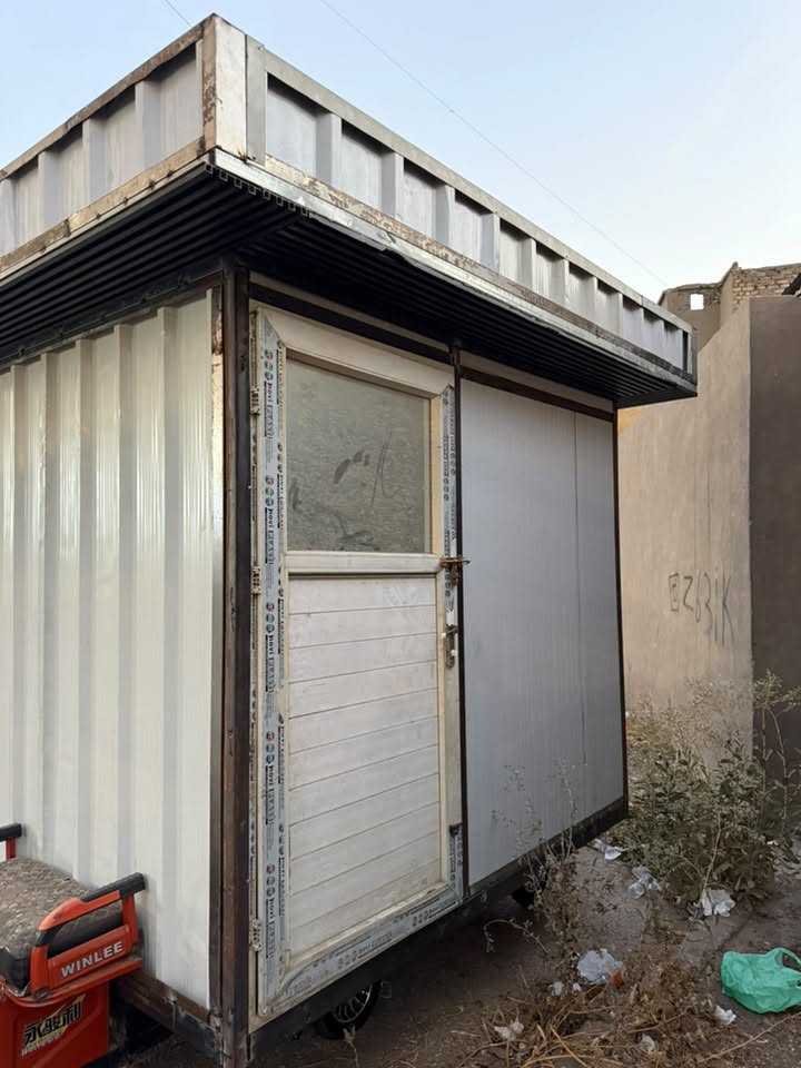 السلام عليكم 
ستوته شحن مطعم للبيع 
مطعم متنقل بطاريات جديدة دبل اكسل  نقص الصبغ 
والكهربائيات 
 الطول ٢ متر ونص العرض ٢ متر الارتفاع ٢ متر 

للاستفسار *********** 
العنوان بغداد الكرخ
