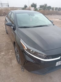 عندي سياره فورتي موديل ٢٤ للبيع سياره ماشيه ١٣ الف سياره بعده لك عده ح...