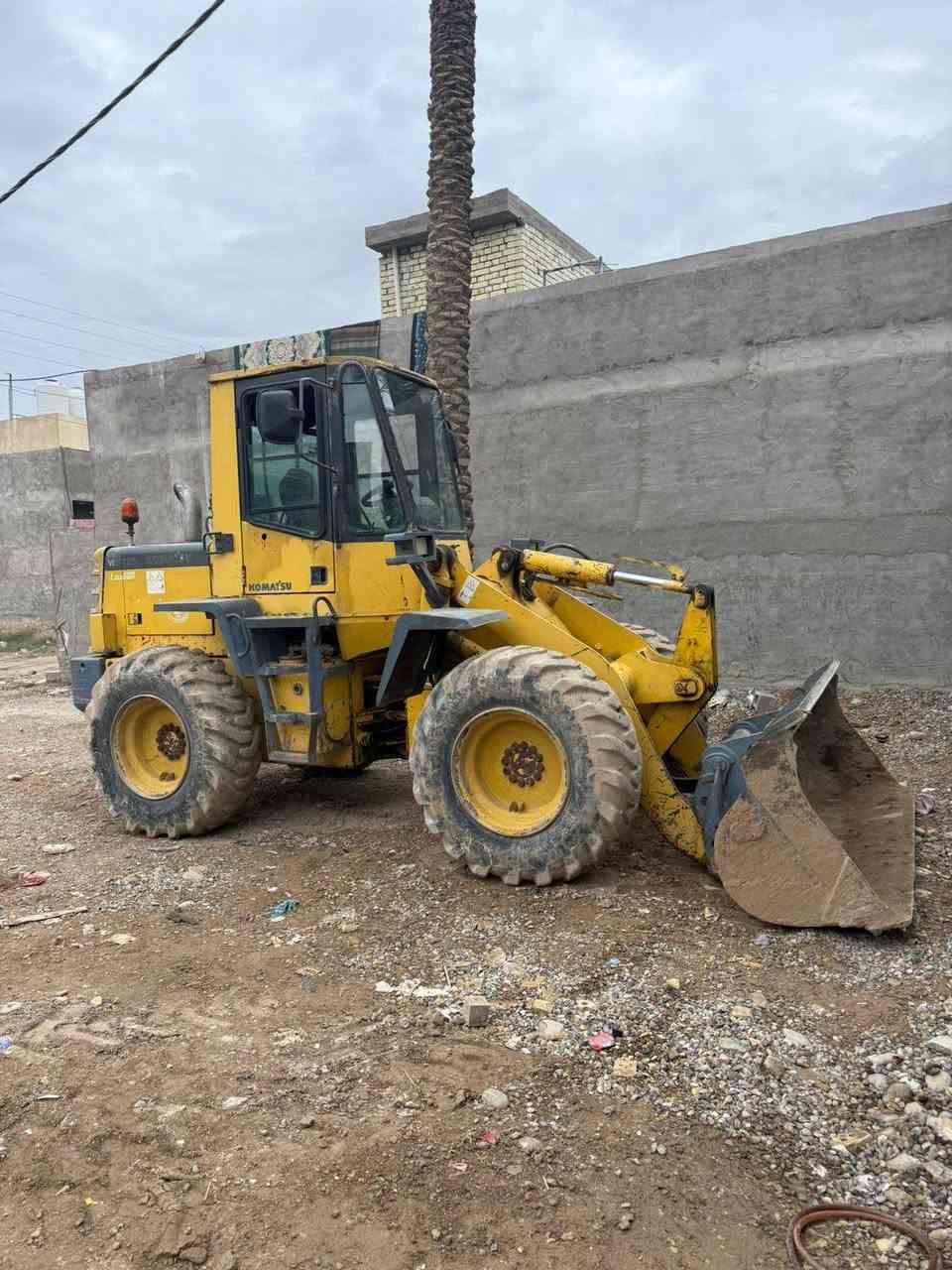 السلام عليكم لبيع كوماتسو حجم ١٢٠ كير جديد محرك خير من الله تخم تأير جديد تبريد مكاني بغداد جسر ديالى جديد بصف جسر ***********

