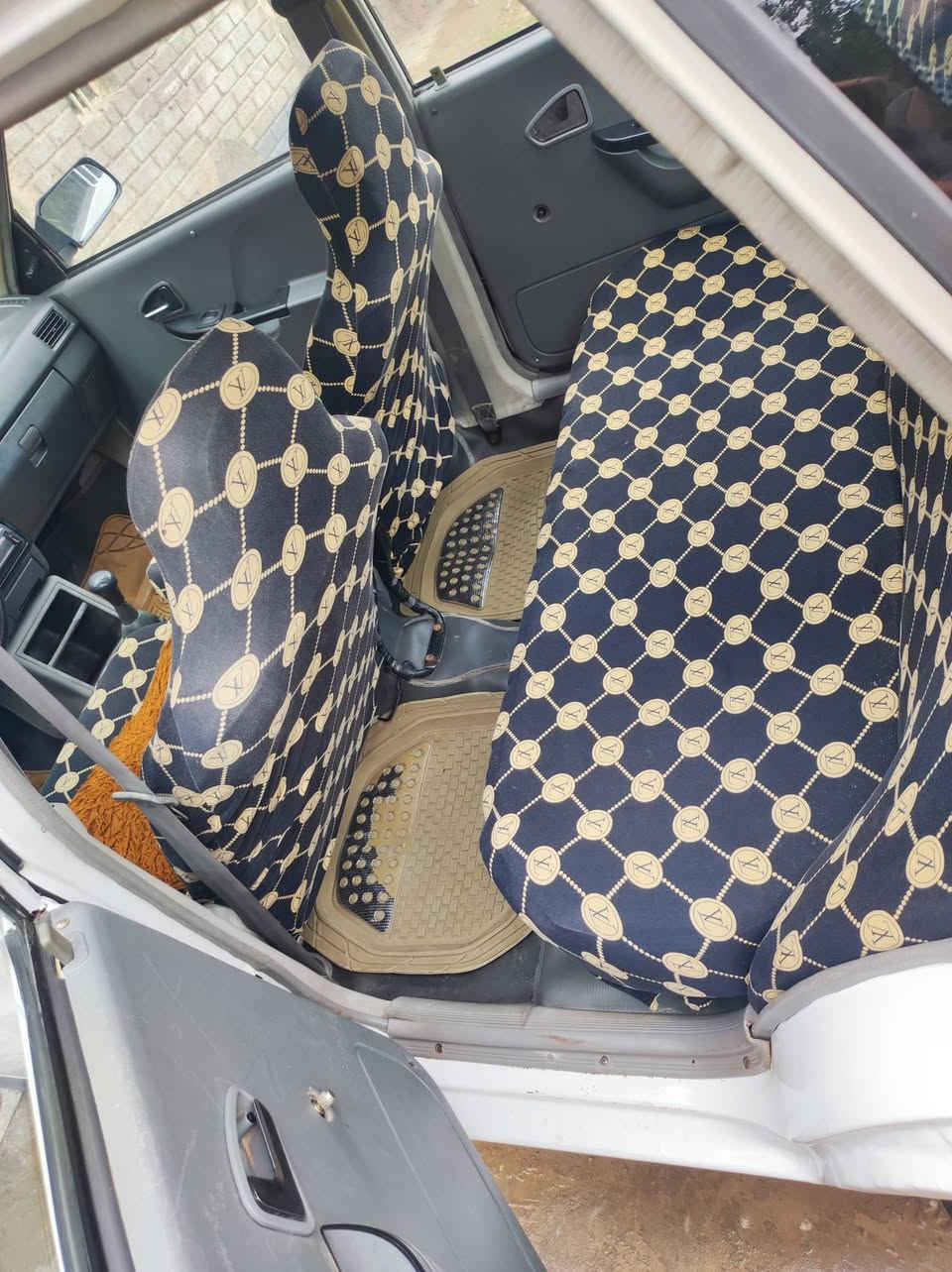 يالله للبيع سايبه موديل 2011رقم بابل سنويه 29مشروع وطني سياره حلوه وجاهزه مكينه وكير حداديه تخم تاير  كهربائيات كله جاهز شواصي مكفوله سياره مكفوله من ضربه وصبغ بس بل جاملغ المامي شويه صبغ مكان سياره بابل الاسكندريه السعر 36شراي يتصل ماجاوب خاص ***********
