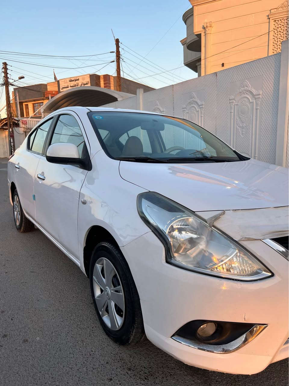 السلام عليكم نيسان سني بليته زرقه هندي موديل 2020 جديده جدا بدون حادث ولا صبغ بارد بلباب الامامي ومكحل فقط وطبره بلباب الخلفي باسمي الرقم الجديد سعر 115 $ 
للاتصال *********** بغداد, العراق
