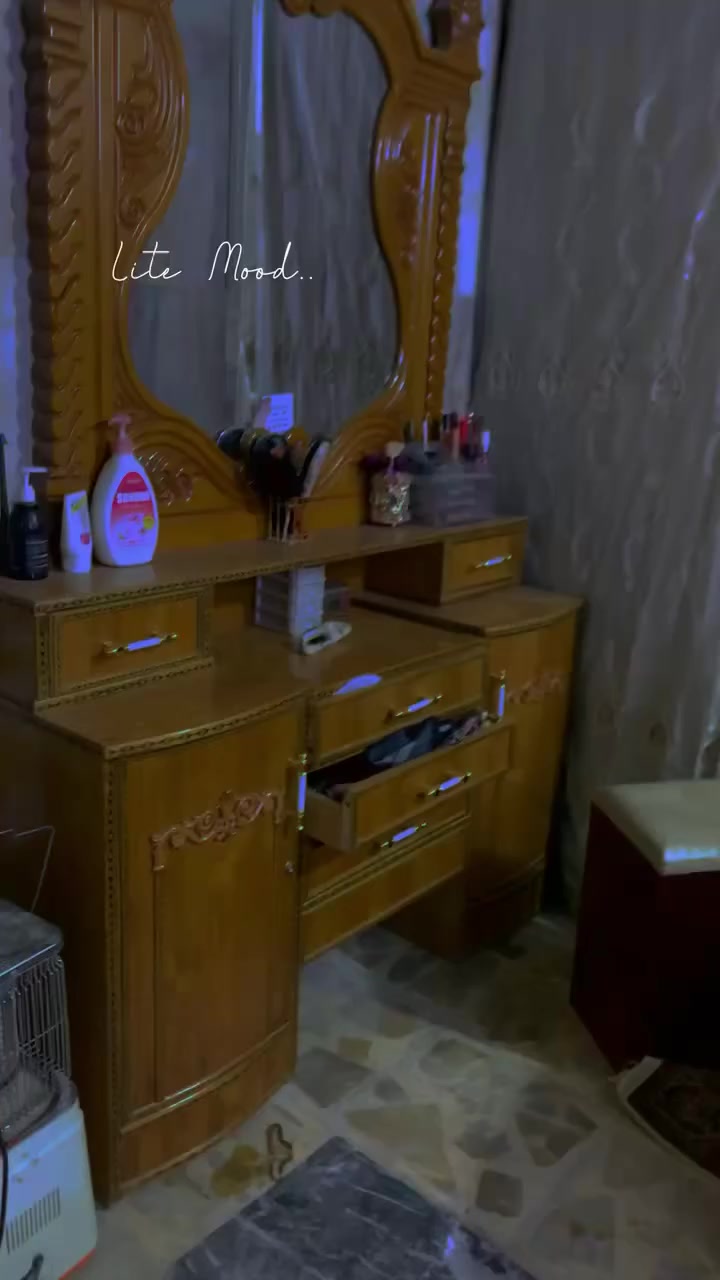 سعر مليون. و٢٠٠ مستعجلن ***********
