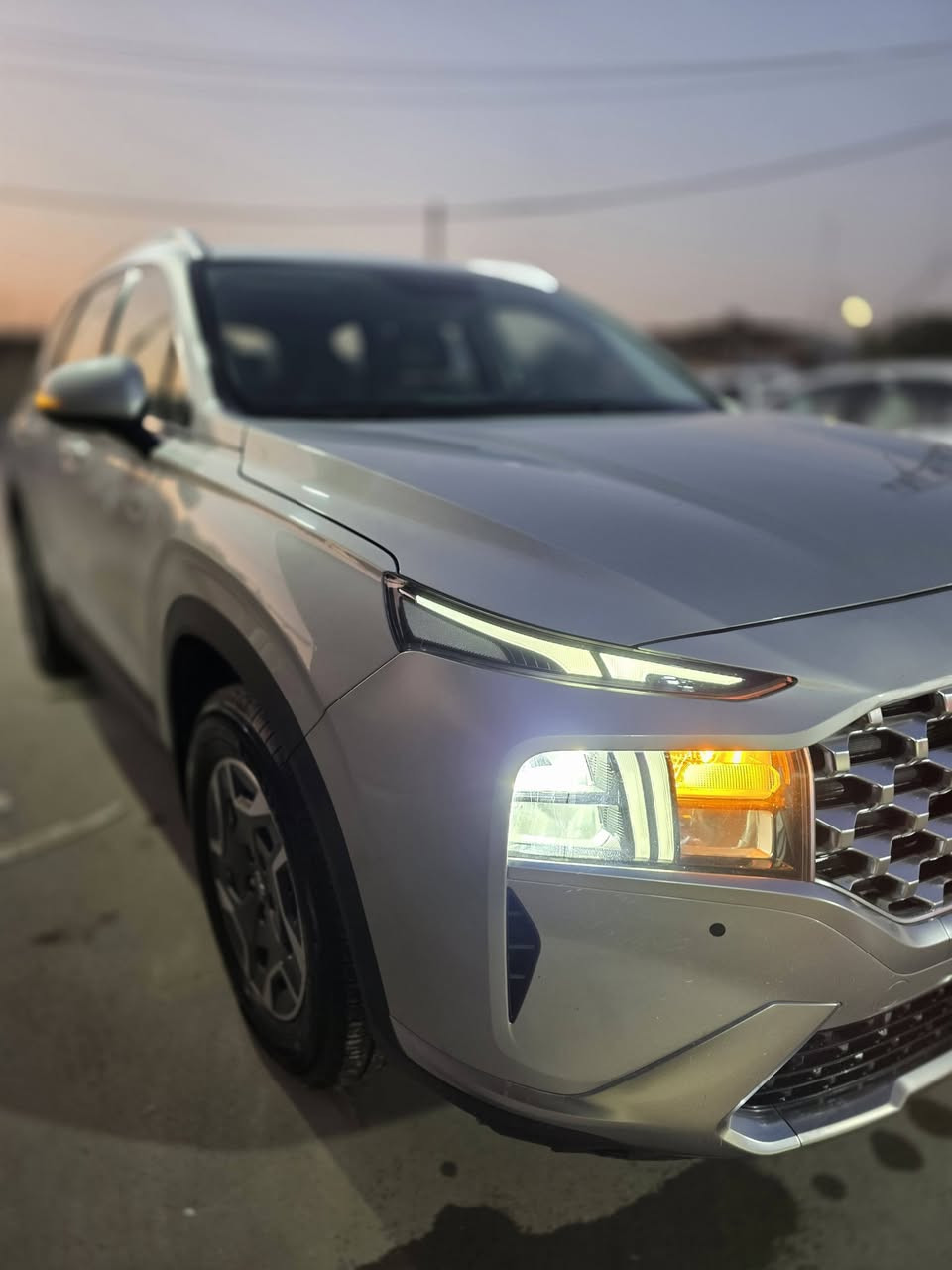 سلام عليكم 
للبيع سنتافي هايبرد خليجي موديل 2024
مقترض وكفيل نفس البيت وكاله عامه
✅ مكفولة عدا طخه بسيطه بالجنطه موضحه بالصوره عفتها على وضعها 
رقم بغداد 🇮🇶 
محرك  ، 4 سلندر توربو 
ماشية 55, كم
كاميرا خلفية ، كاميرا ٣٦٠ ، حساس وقوف ,تدفئة مقاعد ، بصمة ، مرايا جانبية كهربائية ، شاشة ، شاشة تدعم ابل كاربلي ، شاحن لاسلكي ,تحديد مسار،.توقف ذاتي،تشغيل 
وبعد بيها مواصفات

📍الموقع : الديوانية
السعر  207 وبيها مجال
📞 للأستفسار
 ***********
***********
