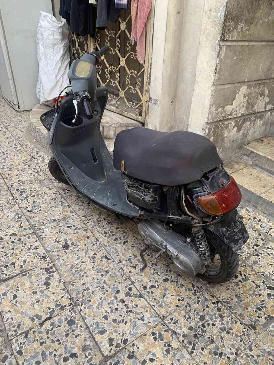 يؤملها قرده أم سله دراجه شغاله وتمشي بس بيه نقوصات عرموطه هندر تخرط وسله نقص وكفرات خلفيه ابيع كوم حديد أو مراوس بدراجه غيره مكاني بغداد سعر 150


**إذا كنت صاحب هذا الإعلان وتريد حذفه لأي سبب، رجاءا أرسل رسالة إلى الدعم الفني**