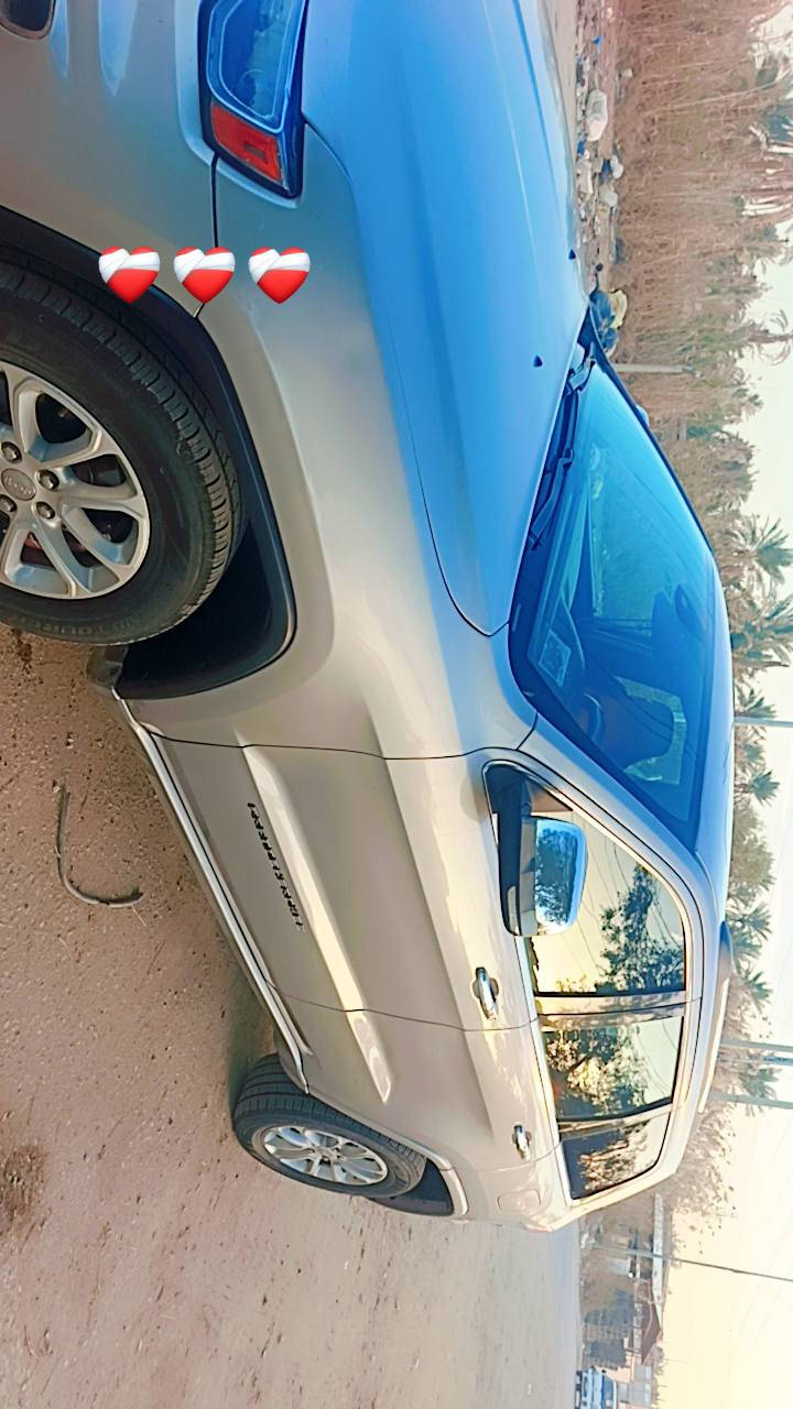 السلام عليكم مكلف بالنشر
جيب شيروكي موديل 2014 فول مواصفات للبيع حادث جاملغ الخلفي ومصبوغه حزام بدون معجون صور الحادث بالمنشور
***********واتساب
