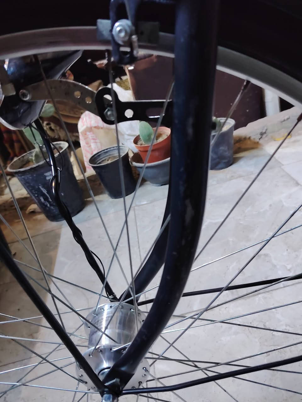 بايسكل للبيع الحجم 27 موديل 2024 السعر 120 وبي مجال ***********
