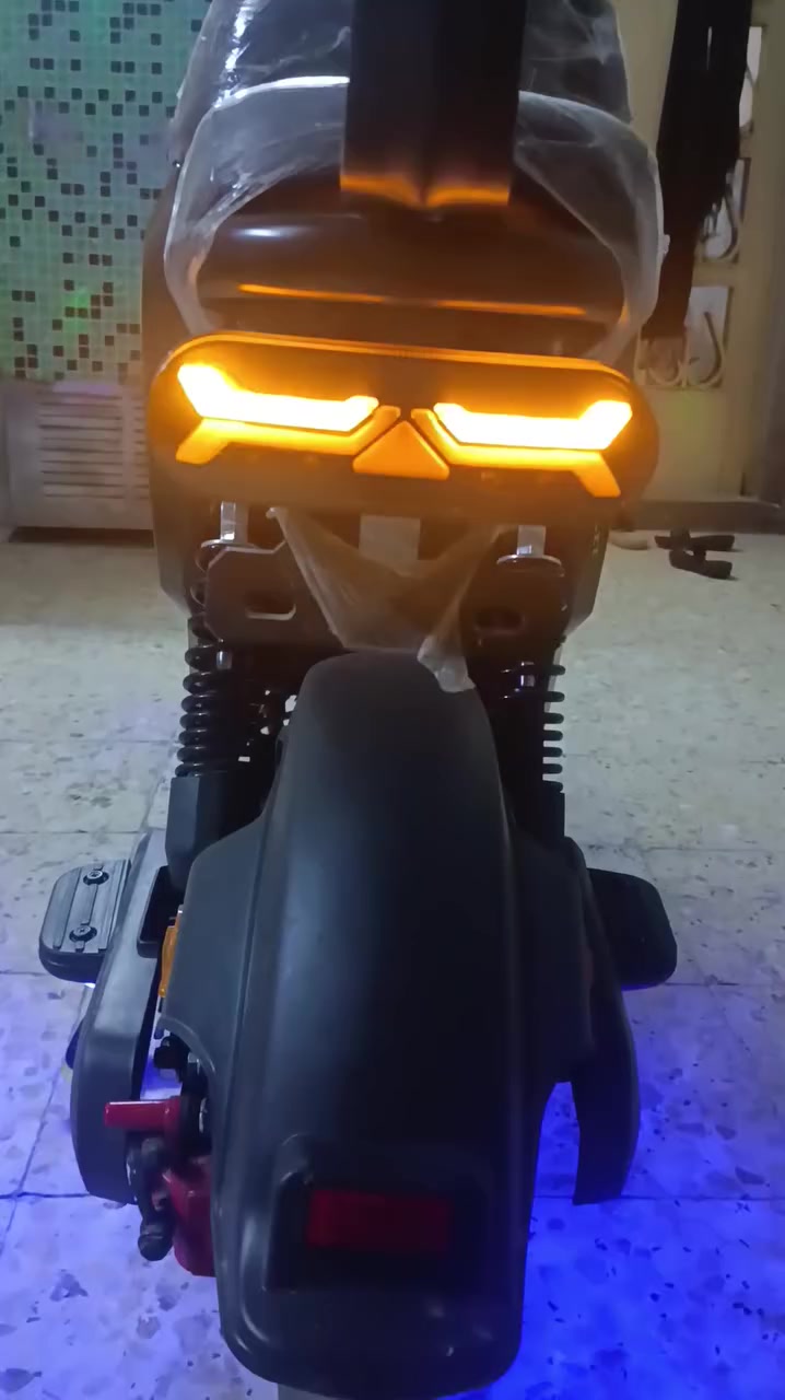 السلام عليكم R9مديل 2025 لون زيتوني
موصفات
عداد حقيقي 60 
ملف 1200
5بطاريات 25v12امبير
لايتات زنون
دبلات رياضيه 
ملاحظه/دراجه مابيه اي خلل ولا داخله تصليح بيه فقط بطاريتين تعبانات يحتاجلهن تبديل السعر 300وبيه مجال للاستفسار *********** مكان بصره حيانيه مو شراي لا يتعبني💯
