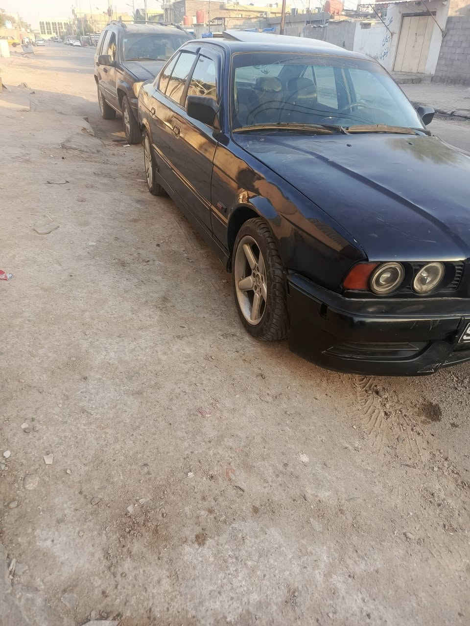 السلام عليكم
BMW 535 مكينة 35 مفتوح رقم بغداد راعي ووكالة بصرة 
الامن الداخلي 
حدادية الخلفية تبين الطسة والامامي تمام باور صوندة بيها ثقب تبريد كمبريسر عاطل وباقي السيارة مابيها شي 
السعر 30 وبيه مجال للشراي الصدك 
تلفون *********** ووتساب ***********
