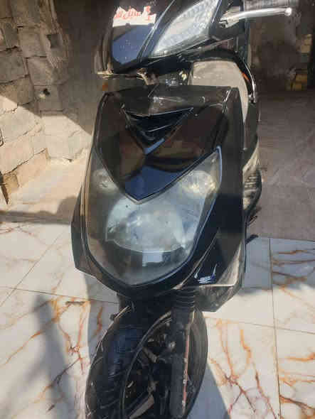 السلام عليكم دراجه سكنس فحل كابريتر نكره بكل وقت شلعه معدل فوول شغاله كلها نقص باتري فقط جيب باتري غير شي اني اتحمله دراجه كفرها واحد ع واحد وملحه السعر ٤٥٠ قفل مكاني بغداد شعله 
*********** بغداد
