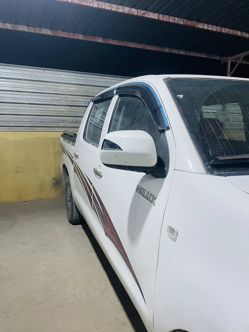 تويتا هايلوكس ناصي منافيس سيارة موديل 2010 گير محرك شاصي اكسن شرت سيارة جديد مابي مسرف داخل احمر بيلادي گير عادي  ***********
سعر 108مجال📦
عنوان شيخان معرض هاولاتي
