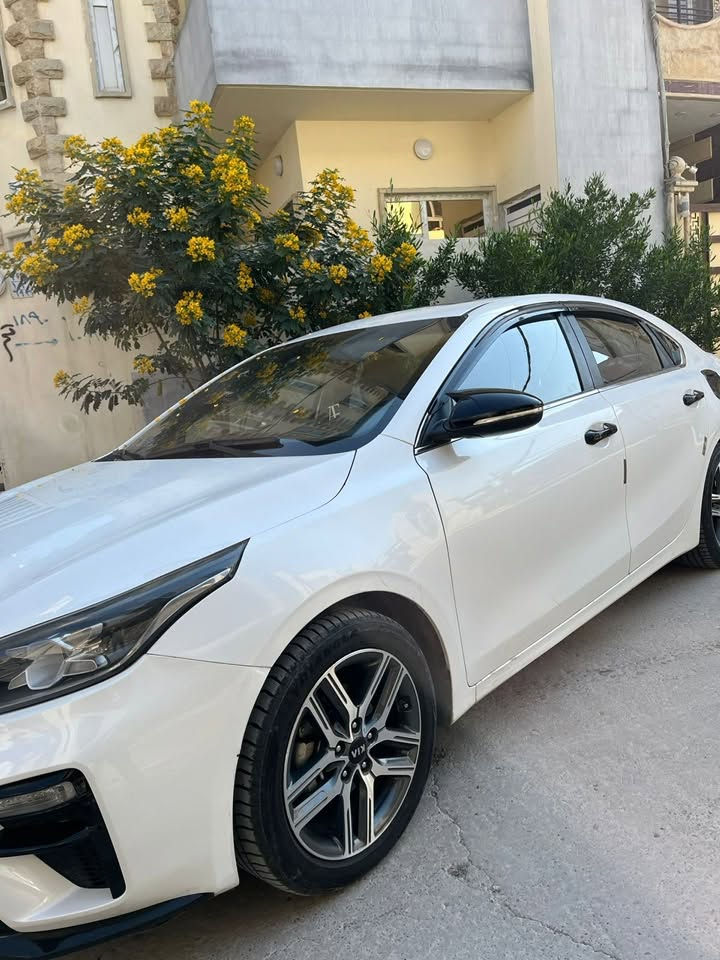 كيا سيراتو كراند 2019K3
كوري باي كوري🇰🇷
ماشي 121.500 قابل للزيادة 
فوووول مواصفات vip
محرك دوش 16 دبل نوزل 
كير AT محور تحوير كامل
بدون صبغ 
بيها ملاحظات بارد وتقليمات
حساسات امامي خلفي 
رادار امامي جانبي
تراكشن + تحديد مسار + تثبيت سرعة + كروز 
مري شفط + ترحيب
بصمة تشغيل
صندوق ذكي 
قطعتين تبريد 
تدفئة  + تبريد  كشنات  امامي 
تدفئة كشنات خلفي + ستيرن 
خزن كشنات
فتحة بالسقف 
لايتات زينول كهربائي عالي ناصي
السعر 135 وبيها مجال
***********
