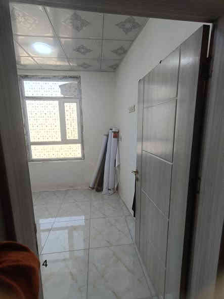 دار للبيع  50متر ثلاث طوابق
📍كربلاء((شارع احمد الوائلي))قريب جداً عن الامام 
سند25 
الطابق الاول
طارمه وصحيات+ استقبال منعزل + مطبخ 
الطابق الثاني 
صاله +غرفه +صحيات  
الطابق الثالث 
يحتوي على غرفتين لكن يحتاج  تشطيب فقط 

ملاحظة:🔴اني صاحب الدار وليس مكتب🔴
للاستفسار  : ***********
             واتساب ***********
