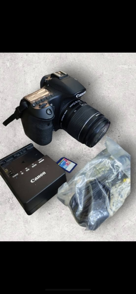 كامرة كانون D60 للبيع نظيفة مامستعملة اخت الجديدة صنع اليابان مع ميموري 16
***********
