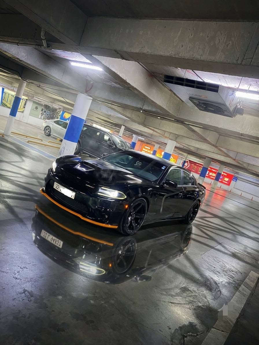 DODGE CHARGER RT 2018
‎ دوج تشارجر RT موديل 2018
*********** 
‎ محرك 5.7 HEMI V8 قوة  370 حصان
 ناقل حركة أوتوماتيكي 8 سرعات ✅ شاشة كبيرة✅ مقاعد جلد شامواه✅ مقاعد ذاكرة (Memory Seats)✅ مقاعد مبردة✅ مقاعد مدفأة✅ مفتاح ذكي وتشغيل بالبصمة (Push Start)✅ كاميرا خلفية✅ حساسات ركن✅ مقود جلد✅ صوت عادم مميز

‎ قطع واحد  صبغ بجم كبس بس نص سندوق صبغ قطعة واحد موبدل 📌 بدون إيرباگ📌  وناقل الحركة بحالة ممتازة📌 السيارة نظيفة من الداخل والخارج📌 جاهزة لأي فحص
٠٧٥١/٥٣٣٥٣٢٣ 
‎🔥 سيارة قوية وجميلة لعشاق RT، بصوت HEMI المميز والمظهر الرياضي الخاص. 🔥
 ‎سعر $١٧٤ بي مجال

‎🚗 دۆج چارجەر RT مودێل 2018 🚗
✅ مۆتۆری 5.7 HEMI V8
‎✅ گێڕی ئۆتۆماتیک 8 خولەک
‎✅ سلاید
‎✅ شاشەی گەورە
‎✅ کۆشنی شامۆ
‎✅ کۆشنی خەزن
‎✅ کۆشنی سارد
‎✅ کۆشنی گەرم
‎✅ ستارتی دوگمە
‎✅ کامێرای دواوە
‎✅ سێنسەری پارکینگ
‎✅ فرمانی چەرم
‎✅ سەوتی گزۆزی بەرمەجە

‎📌 يه ك پارچه گۆڕاوه و پارچە يه ك بۆیاغ 
‎📌 بەبێ ئێرباگ
‎📌 مۆتۆر و گێڕ زۆر باش
‎📌 ناوەوە و دەرەوە خاوێن
‎📌 ئامادەی هەر جۆرە پشکنینێک

‎🔥 سەیارەیەکی بەهێز و جوان بۆ حەزەوانی RT، خاوێن و ئامادەی بەکارهێنان. 🔥
‎سعر $١٧٤ مجاليكی برايانه أربيل, العراق
