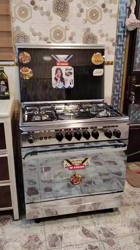 ❣️طباخ فرش FRESH مصري للبيع❣️
الطباخ جديد استعمال 5 اشهر استعمال قليل كلش الفرن والعيون.
✅️ حجم 80×60. (( الحجم المرغوب ب 5 عيون ابو الفرن الواسع الجانبو)).
✅️ الطباخ سل ستيل كامل.
🔥كل العيون والفرن نااااره زرررركه🔥. 
 وكل الكهربائيات تشتغل فووول.
🔴 السعر 250 قفل 🔴 السعر مابيه مجال.
***********
