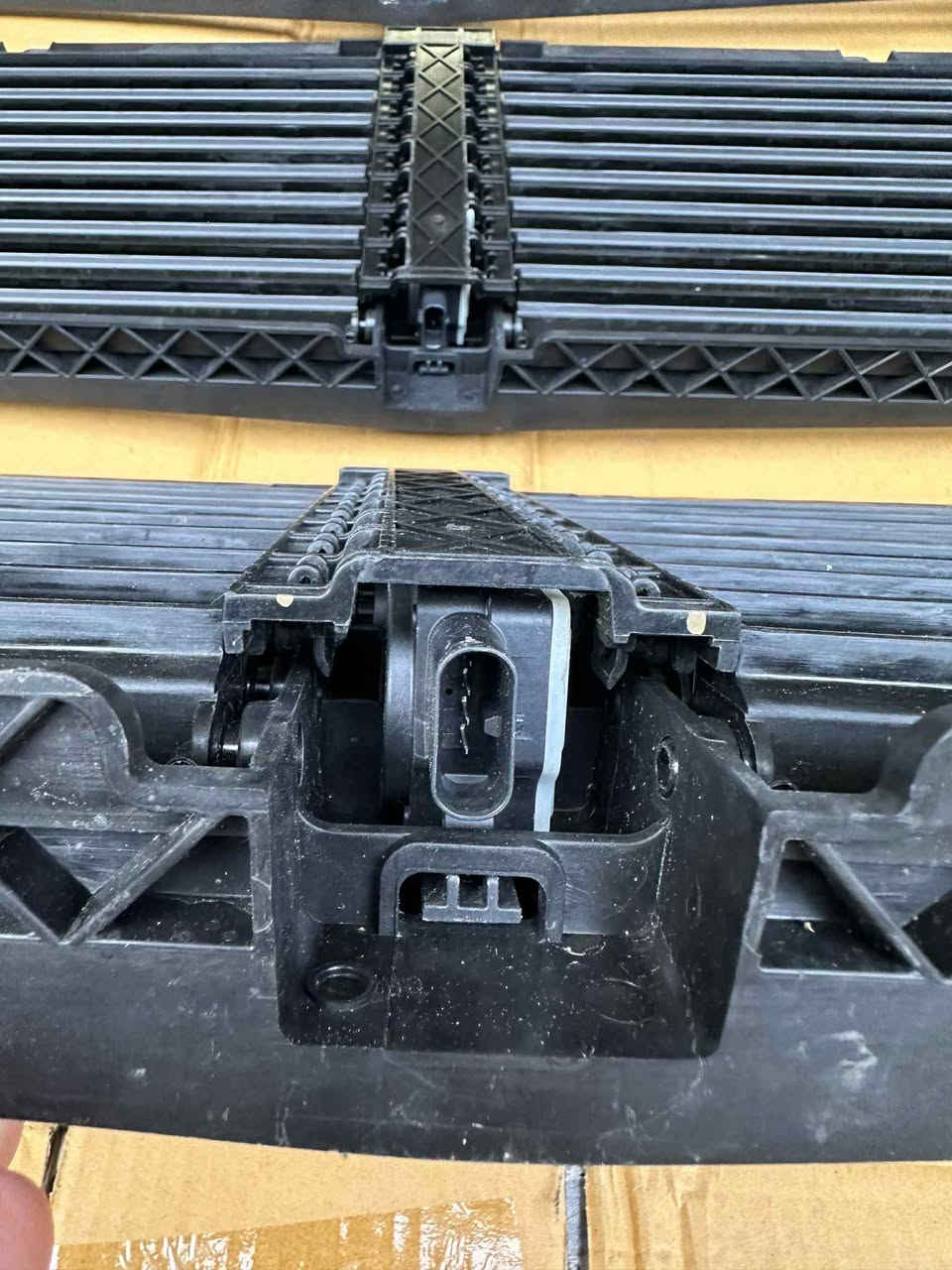 السلام عليكم 

من رخصه الادمن المحترم //

بردات اماميه اصليات تفصيخ هيه والماطور مال اكاديا وترافزر شكل الجديد حصرا 2024 لل 2026 وشرط الفحص والنظافه  , بغداد واتس اب ***********
